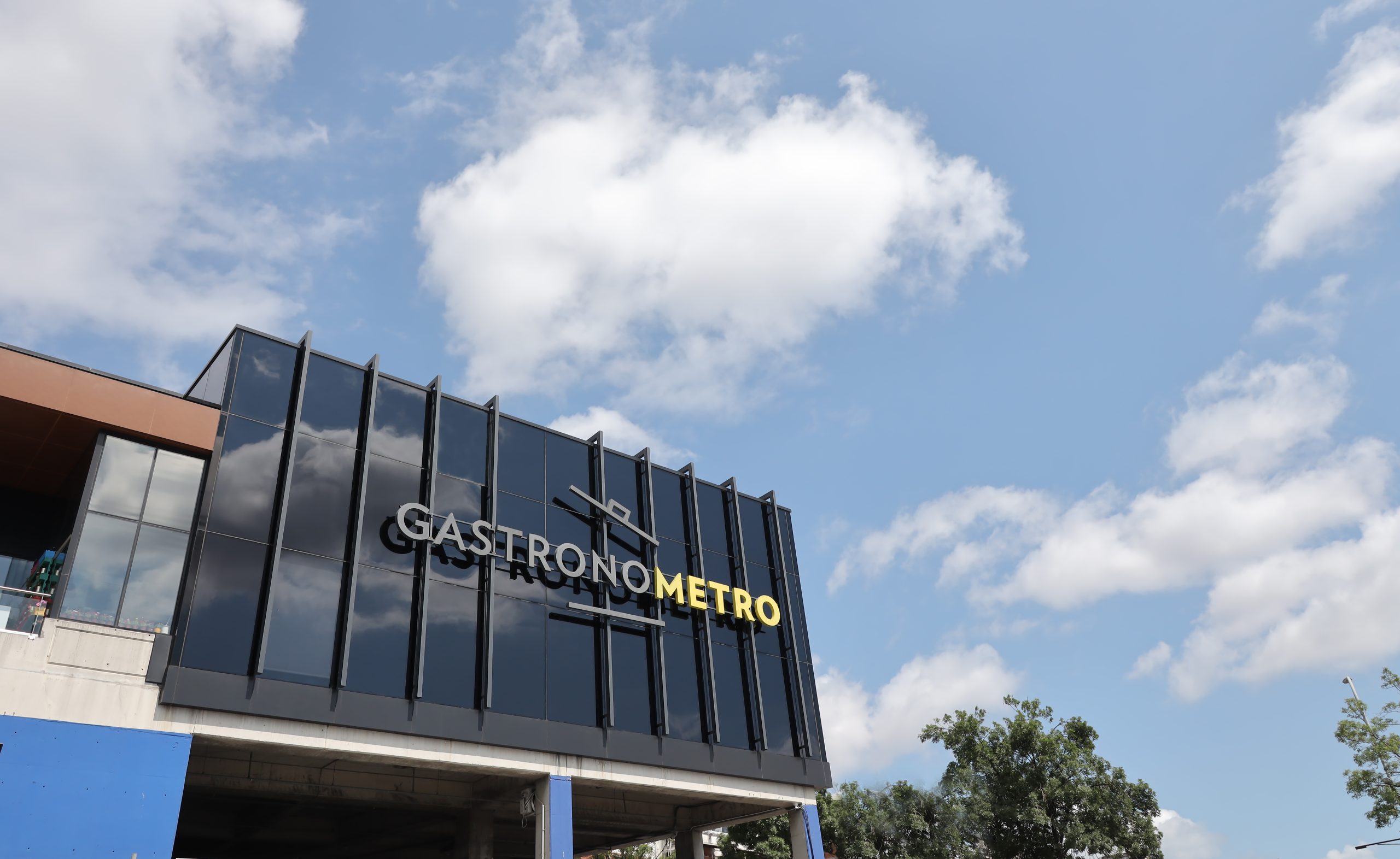 Ledin | Metro – GastroMetro  Özel Üretim Dış Cephe Tabela Uygulaması